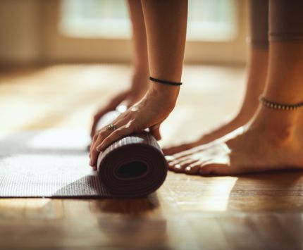 Yoga bei CURES Wellness