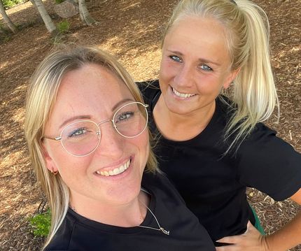 Sylvi und Anna aus unserem Physioteam